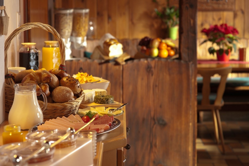 boulangerie-GRASSE-min_breakfast_buffet_food_restaurant_meal_hotel_plate_fresh-718745